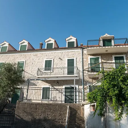 Bacinelle With Pool & Sea View