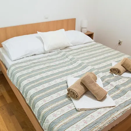 Дом отдыха Bacinelle With Pool & Sea View Градац